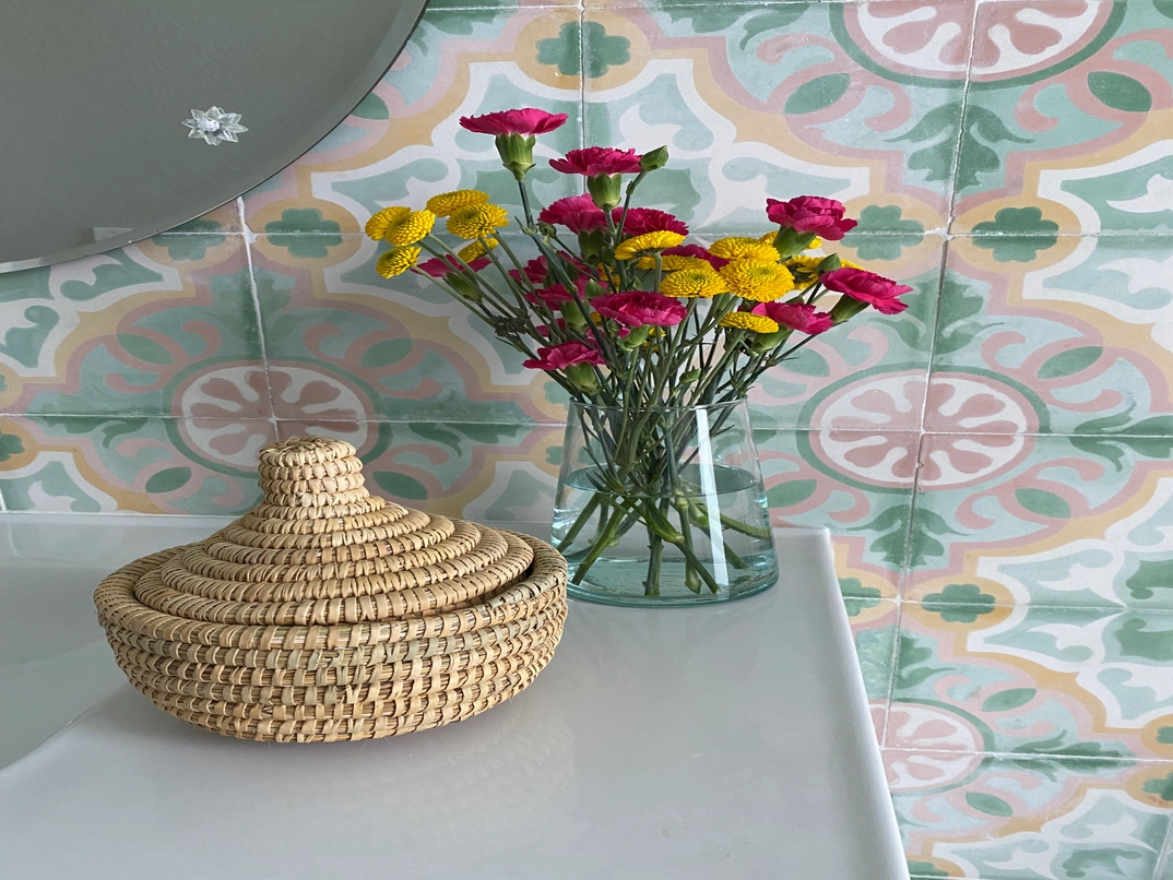 Natural Hand-Woven Tagine Basket | Artisan Straw and Wool Basket - Image 4