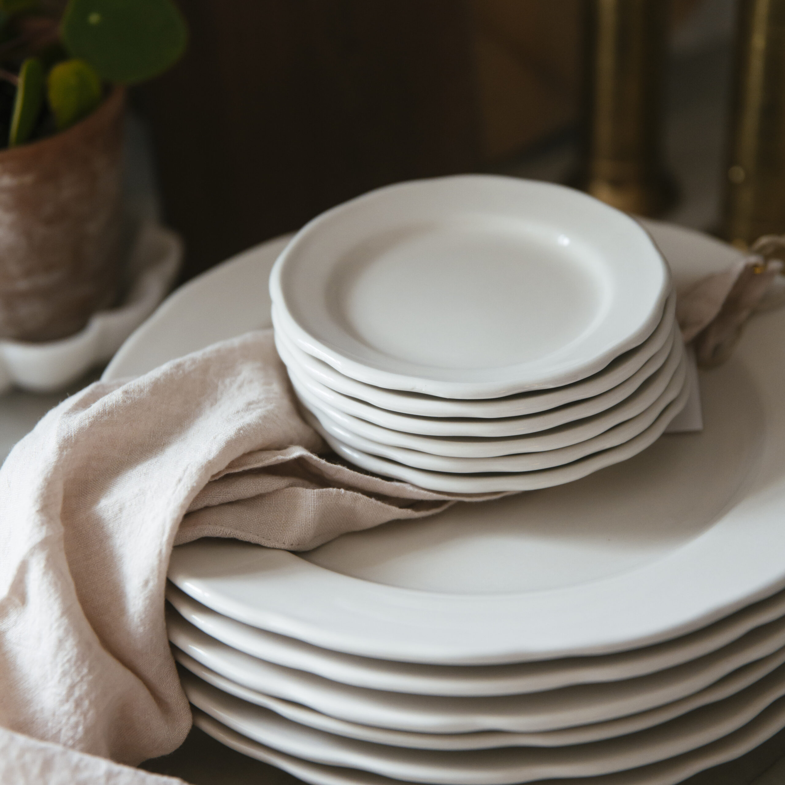 Scalloped Edge Stoneware Plates – International Tableware - Image 3