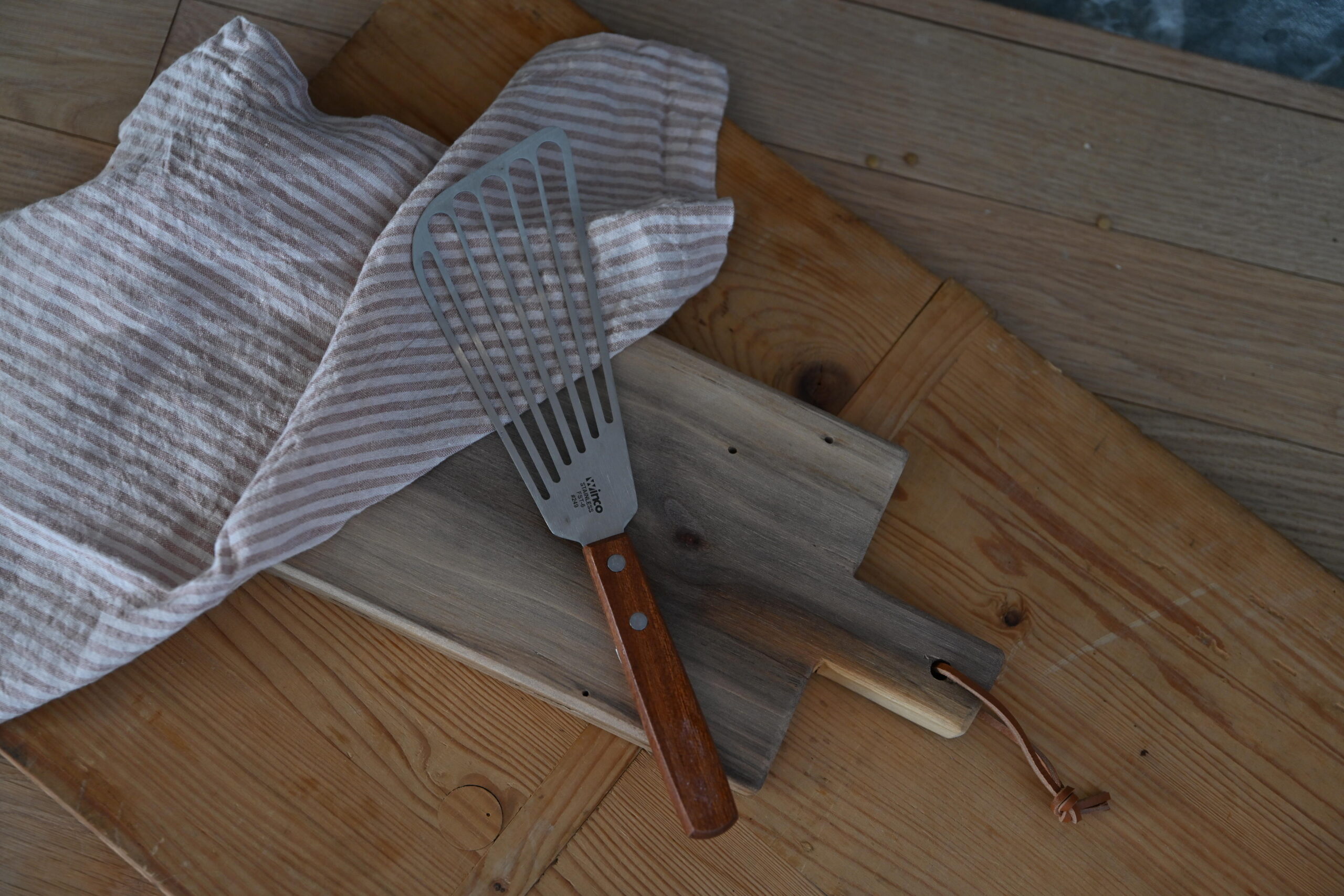 Fish Spatula with Wood Handle | Stainless Steel Fish Spatula