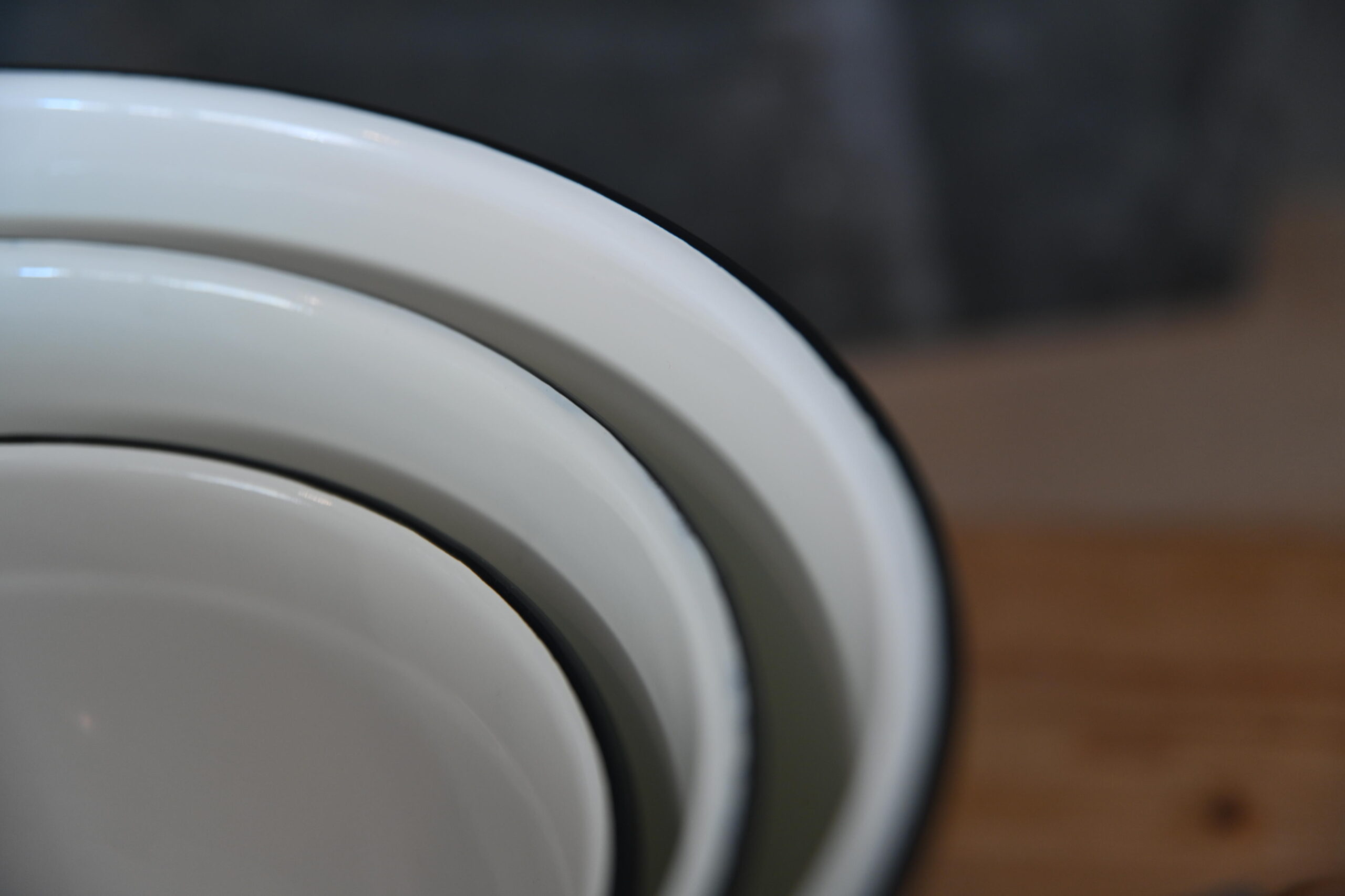 Vintage Look Farmhouse Enamel Coated Mixing Bowls - Image 3